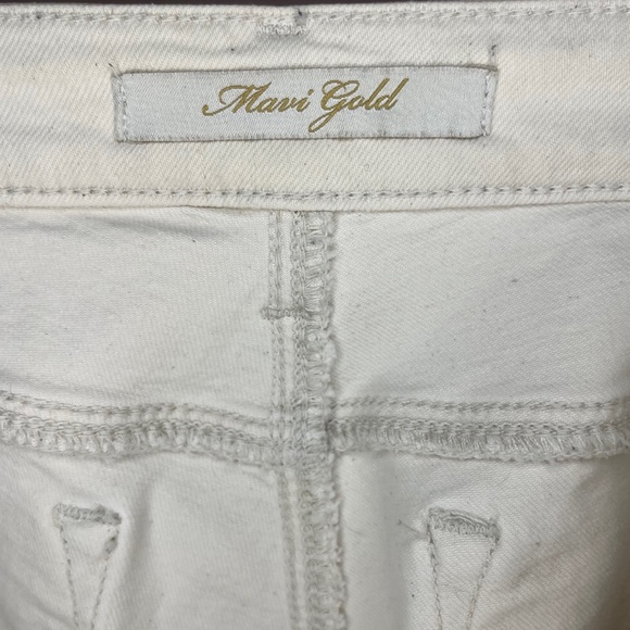 Boyfriend Jeans with Embroidery - Picture 11 of 12